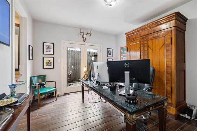 Building Photo - 2712 Sherwin St