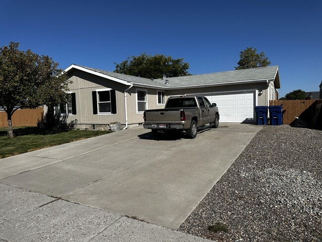 Building Photo - 1507 Erin Way