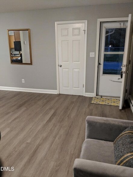 Building Photo - 409 Rose Ln