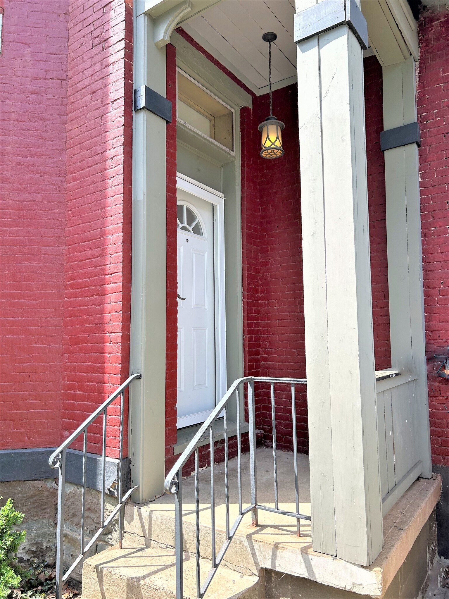 Private Porch - 5975 Alder St