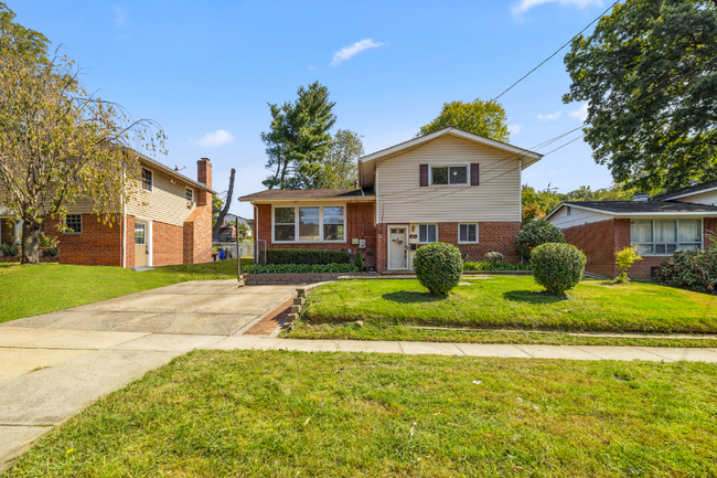 Primary Photo - Newly Renovated, Affordable and Central HOME