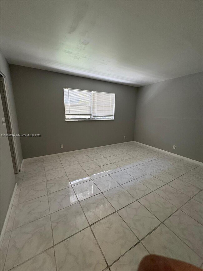 Building Photo - 3360 Spanish Moss Terrace