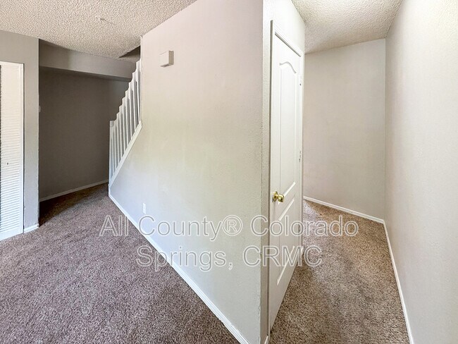 Building Photo - 347 W Iowa Ave