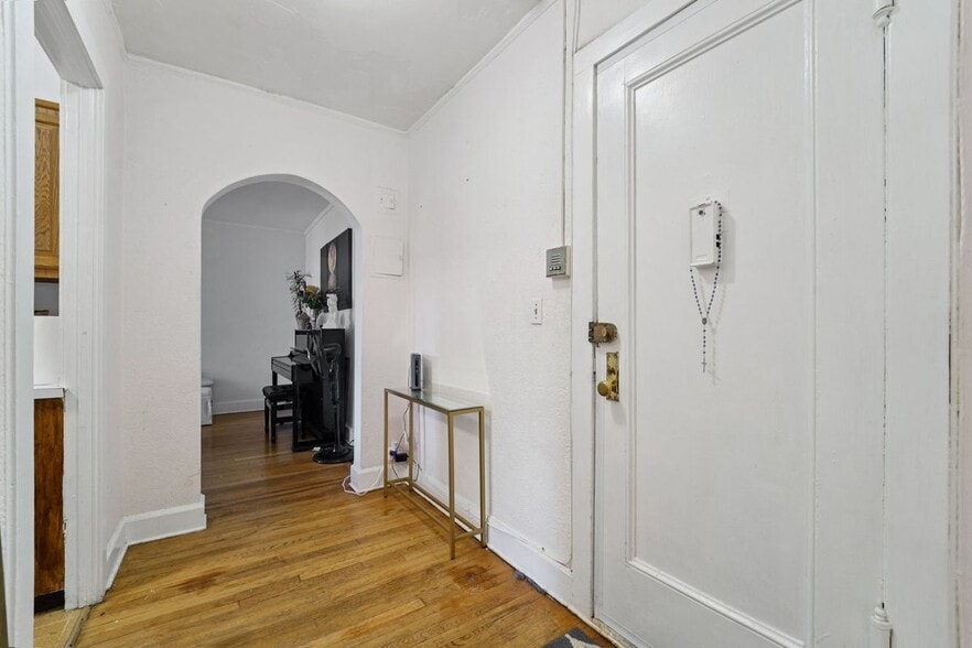 Building Photo - 69 Harney Rd