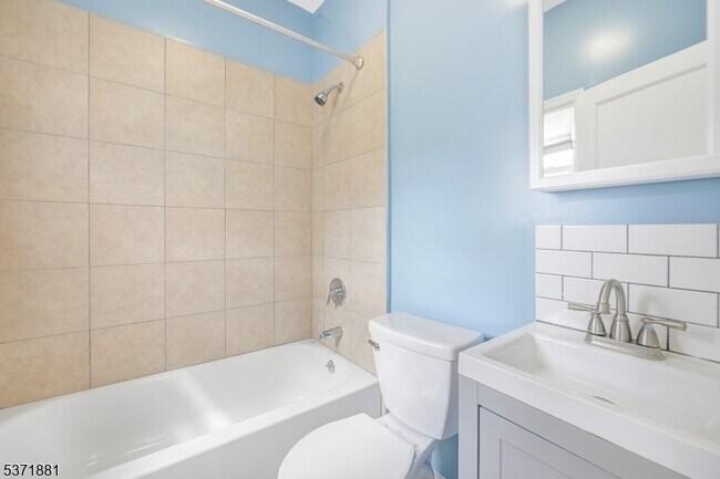 Building Photo - 38 Semel Ave