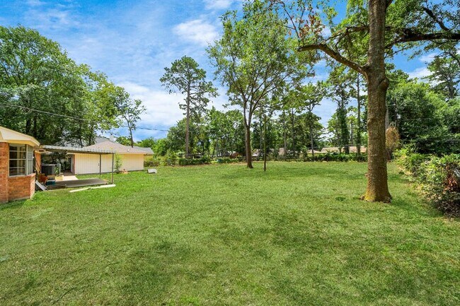 Building Photo - 11811 Campos Dr