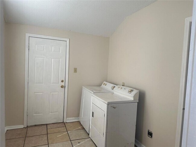 Building Photo - 1500 Clouet St