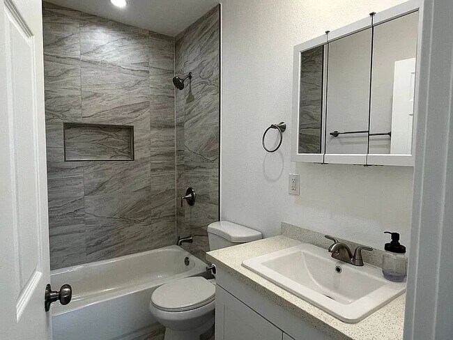 Building Photo - 7363 Ysmael Villegas St
