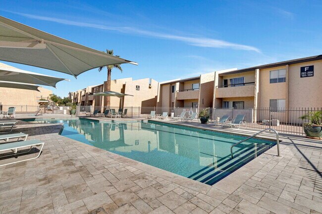 Building Photo - 8055 E Thomas Rd