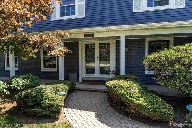 Building Photo - 3015 High Pointe Ct