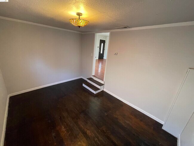 Building Photo - 73 Alvarado Ave