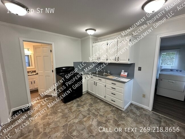Building Photo - 1120 3rd St NW