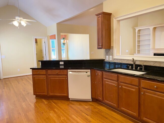Building Photo - 606 Trillium Ct