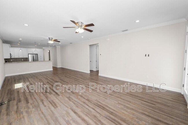 Building Photo - 3725 57th Ave N