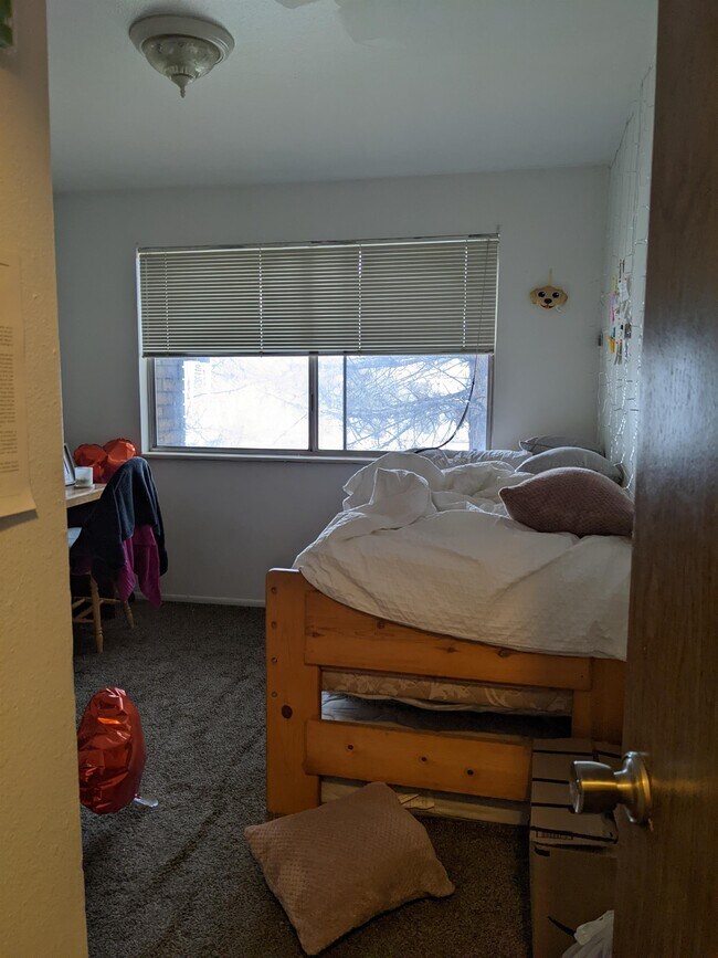 Building Photo - 1728 N 550 W