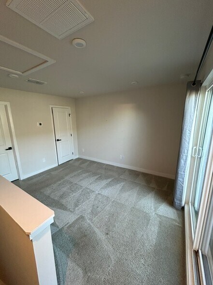 Building Photo - 6155 Station Crossing Ave