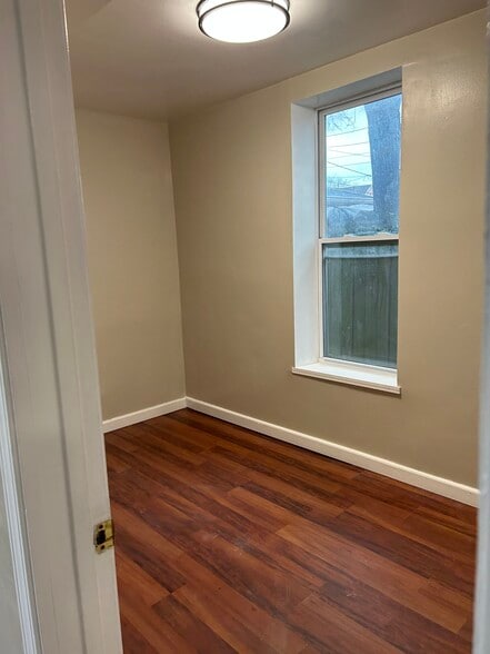 Building Photo - 3242 W 38th Pl