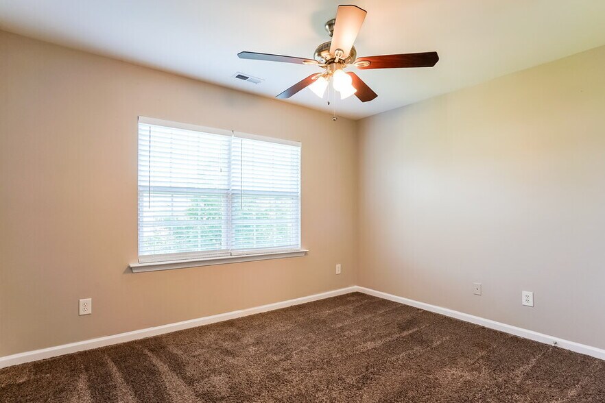 Building Photo - 2017 Sterling Hill Dr