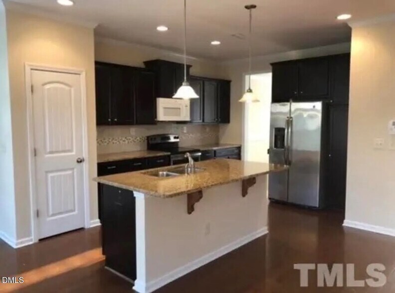 Building Photo - Room in House on Brintons Cottage St