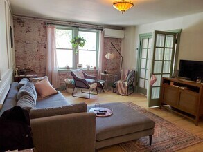 Building Photo - Laurel220 (KC-JF)