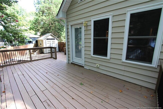 Building Photo - 100 Fawn Ct