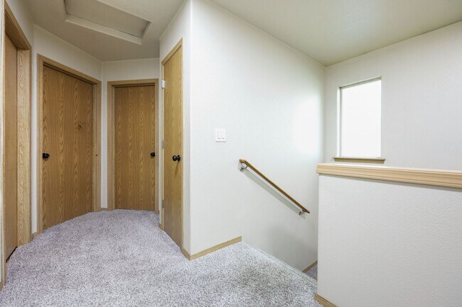Building Photo - 4bed/2.5 Bathroom house - SE Portland