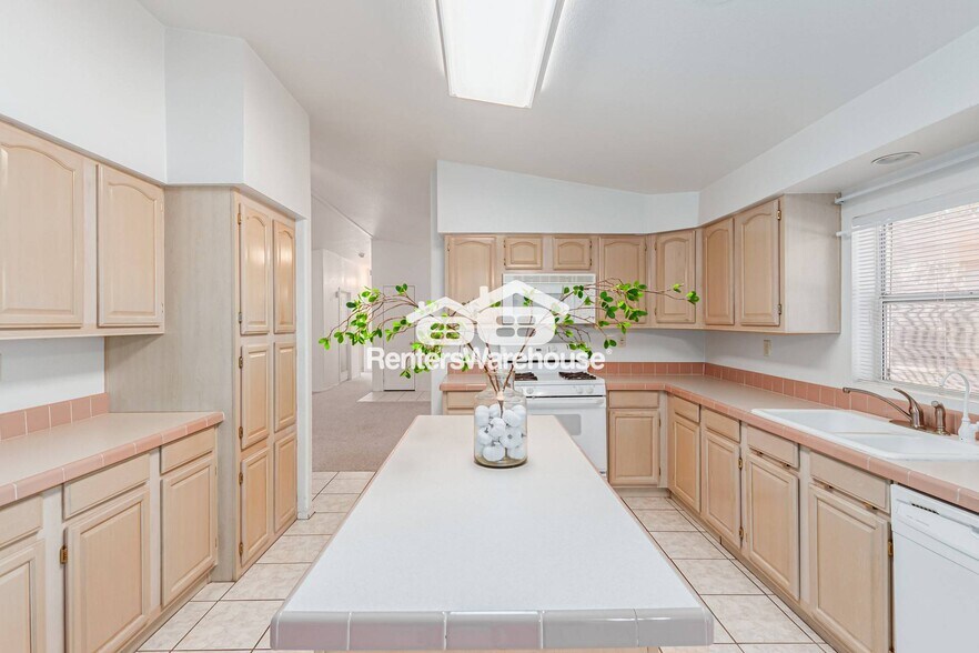 Building Photo - 29319 N 203rd Ave