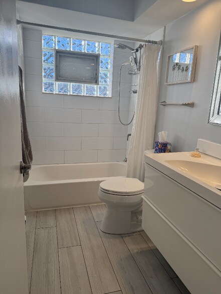 Building Photo - 2601 N 75th Ct