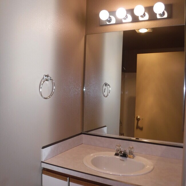 Building Photo - Two Bedroom, Two Bath with Single Car Gara...