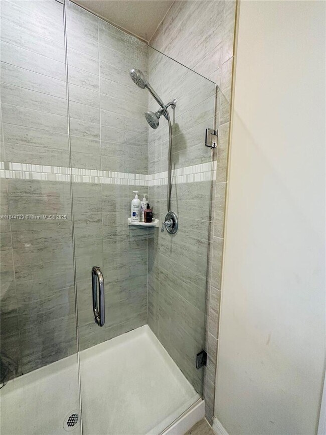 Building Photo - 4950 Eucalyptus Dr