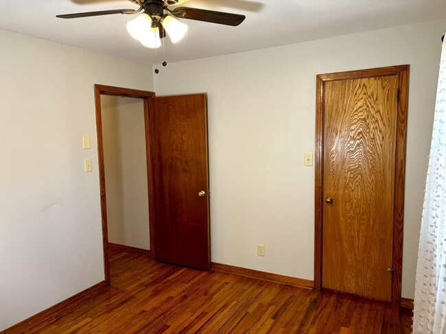 Building Photo - 4106 Woodlawn Pike