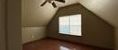 Building Photo - 10910 Shady Oaks Dr