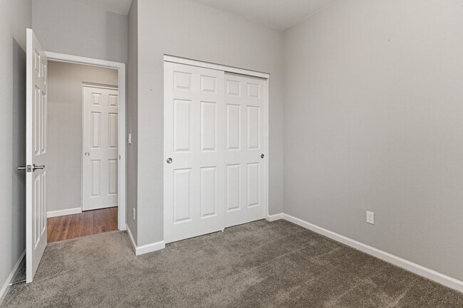 Building Photo - Trailer Parking, Newer house with Low main...