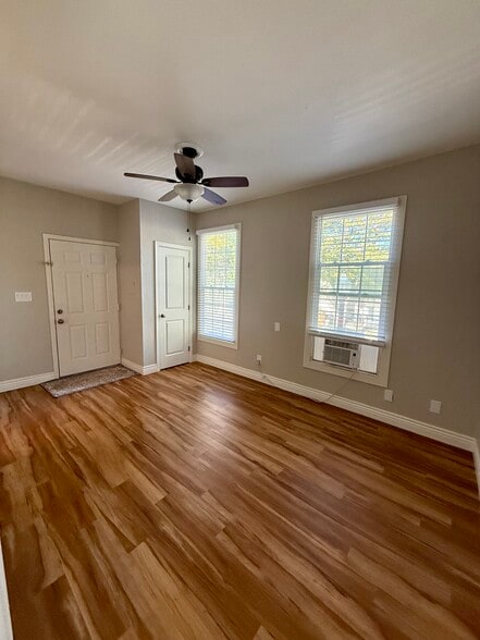 Charming Studio Apartment Unit - 517 13th St