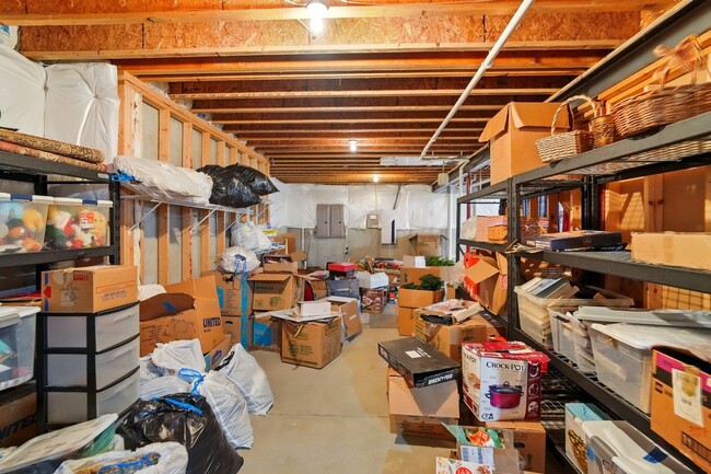 Building Photo - Five Bedroom House in Deerfield Township!