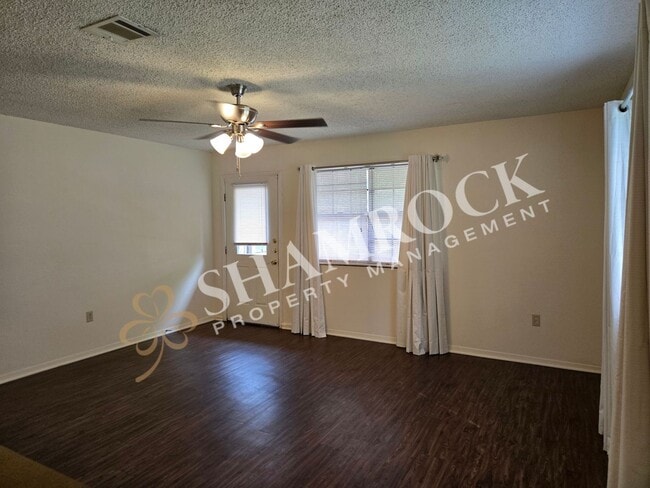 Building Photo - 908 Lancelot Cir