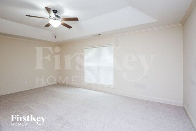 Building Photo - 603 Embassy Walk