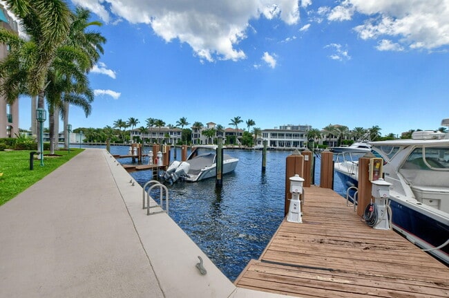 Building Photo - 120 SE 5th Ave