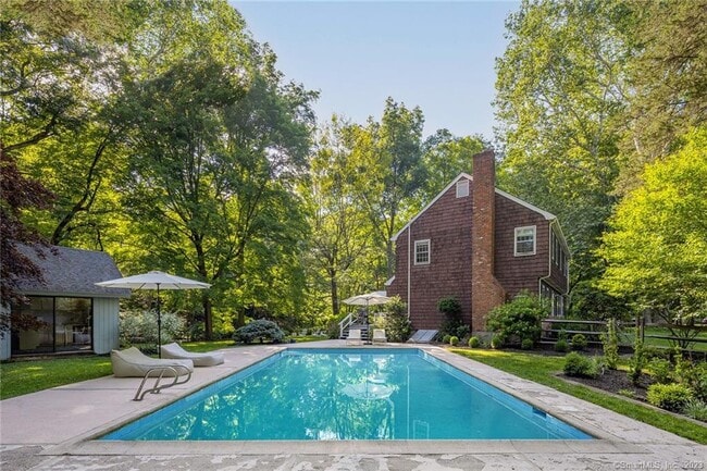 Building Photo - 33 Riverfield Dr