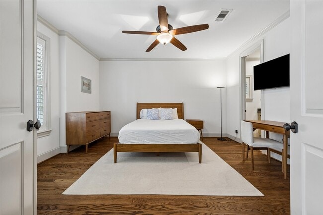 Building Photo - 1521 Oakdale St