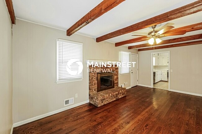 Building Photo - 3 Bedroom Pet-Friendly Home in INDEPENDENCE, MO with Main Street Renewal