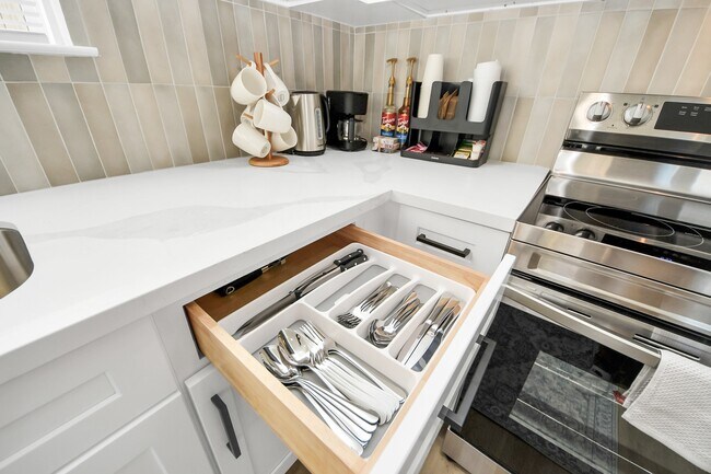 Building Photo - 3909 Maggie St