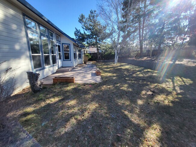 Building Photo - 2121 Courtside Dr- Spacious House now available in the Silver Oak Community!