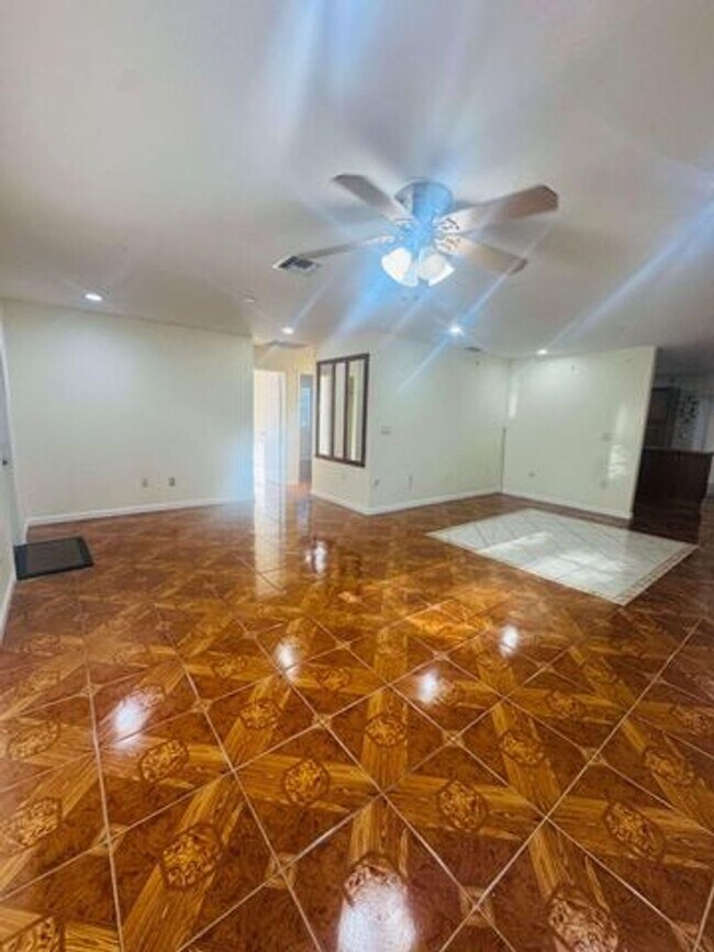 Building Photo - 782 Orchid Dr