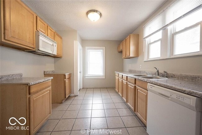 Building Photo - 1529 E Ohio St