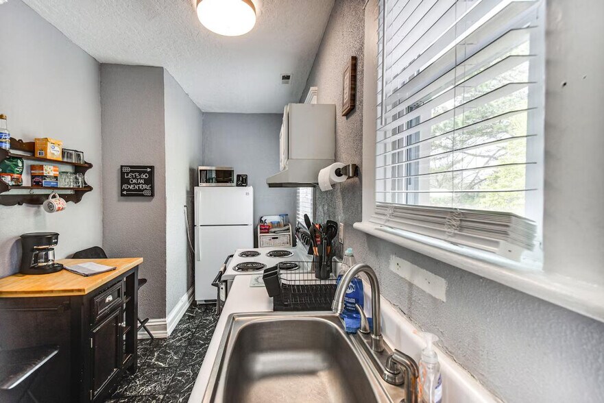 Building Photo - 9501 Granby St