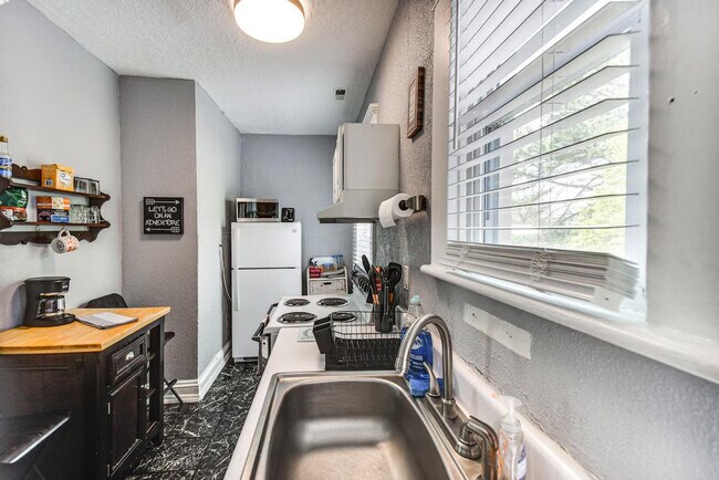 Building Photo - 9501 Granby St