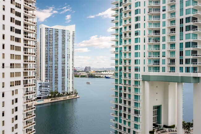 Building Photo - 801 Brickell Key Blvd