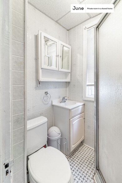 Building Photo - Room in Shared 2 bed/1 bath home