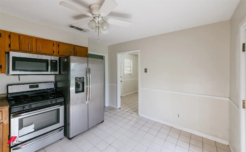 Building Photo - 1913 Lee St